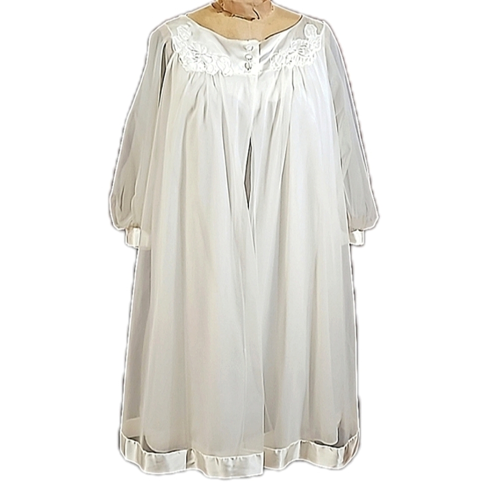 Vintage Gossard Artemis Peignoire set in White with satin trim